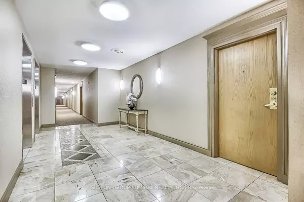 Vaughan, ON L4J 9K1,1 Maison Parc CT #206