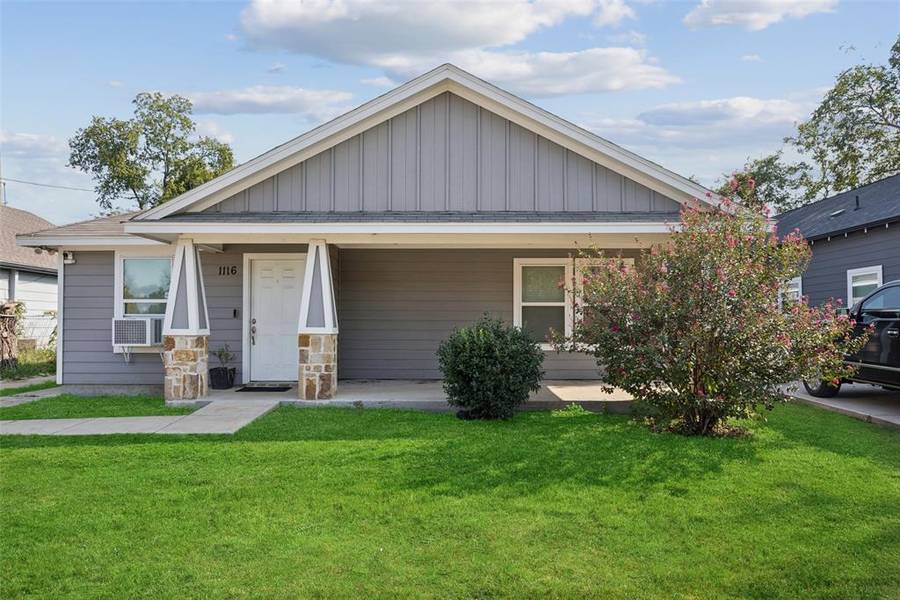 1116 E Hattie Street, Fort Worth, TX 76104