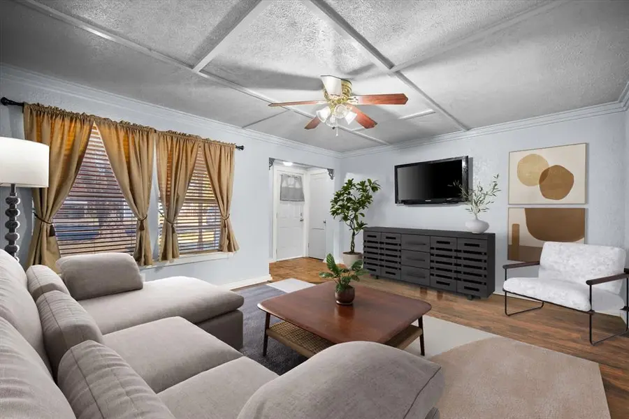 701 Poindexter Avenue, Cleburne, TX 76033