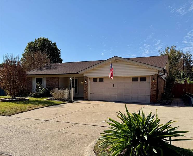 721 NW Ann Lois Lane, Burleson, TX 76028