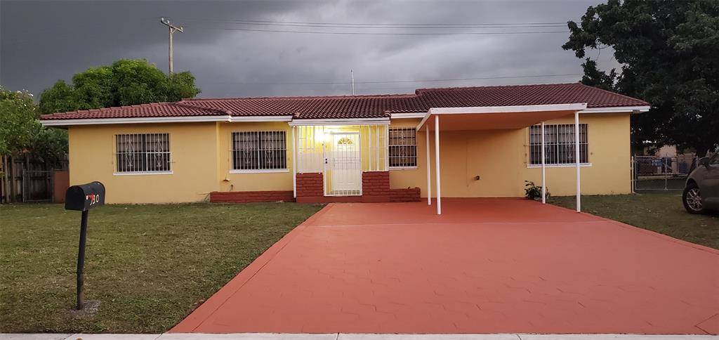 930 NE 160th St, North Miami Beach, FL 33162