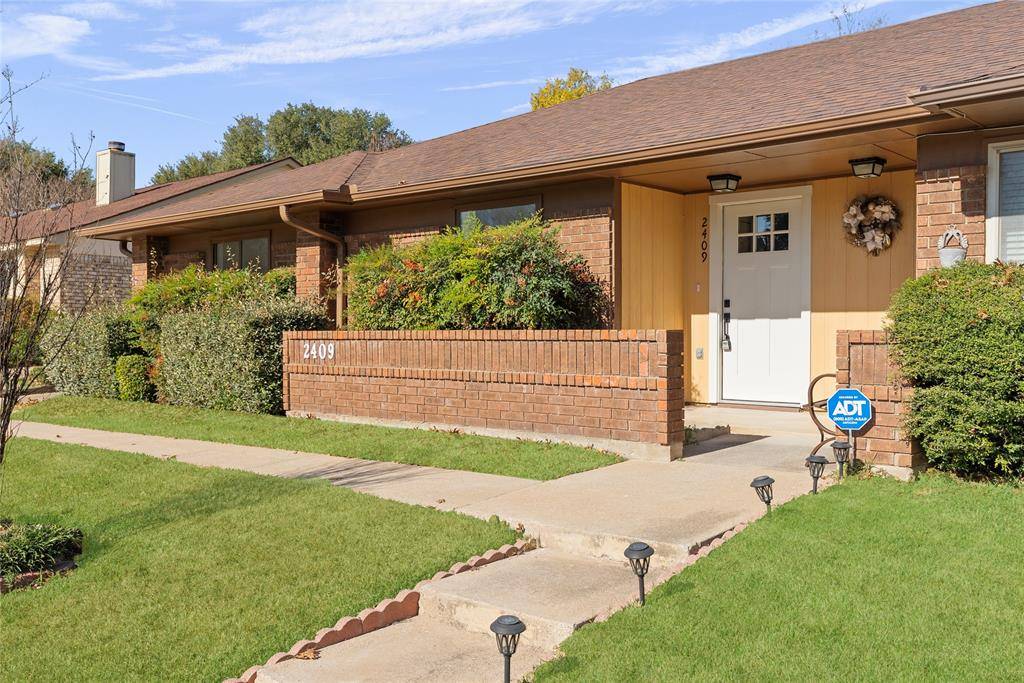 2409 Aquaduct Drive, Bedford, TX 76022