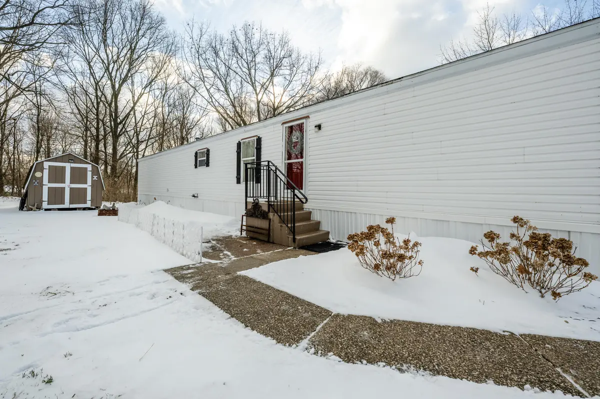 1565 M-63 ##65, Benton Twp, MI 49022