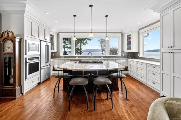 2851 Whiskey Point Rd, Mill Bay, BC V0R 2P2