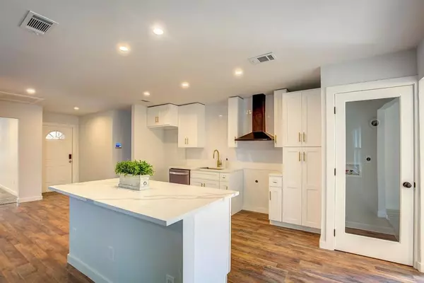 Denton, TX 76209,1620 White Oak Court