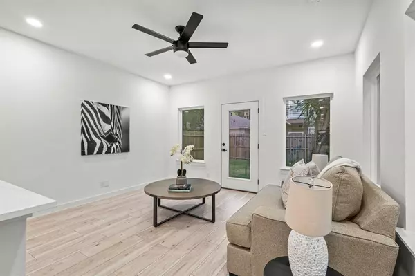 Dallas, TX 75215,2230 Hooper Street