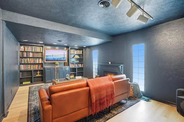 Fort Worth, TX 76107,4120 bIRCHMAN Avenue