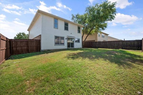 800 Green Heath Avenue, Fort Worth, TX 76120