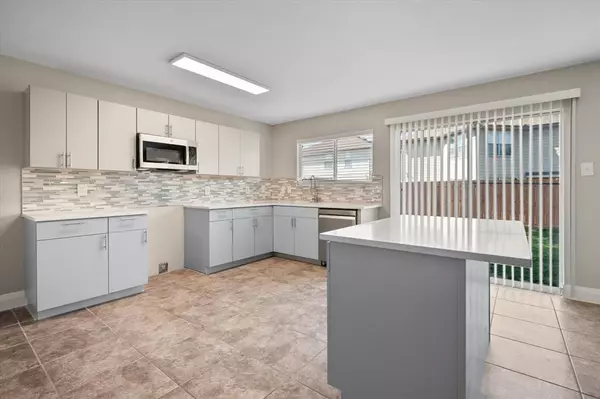 Fort Worth, TX 76120,800 Green Heath Avenue