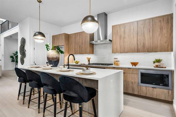 812 W 10th Street, Dallas, TX 75208