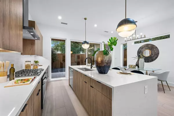 Dallas, TX 75208,812 W 10th Street