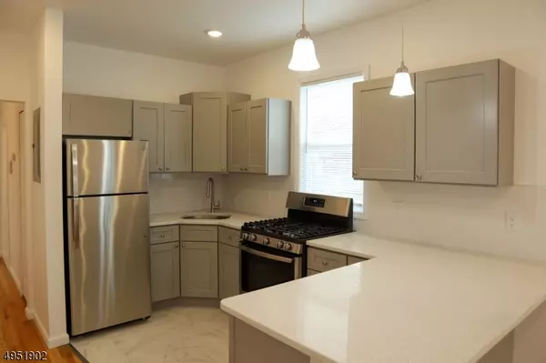 Newark City, NJ 07107,373-375 N 6th St #3R