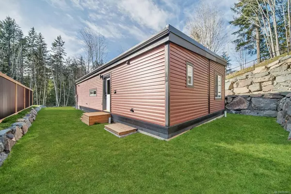 Chemainus, BC V0R 1K0,3499 Henry Rd #106