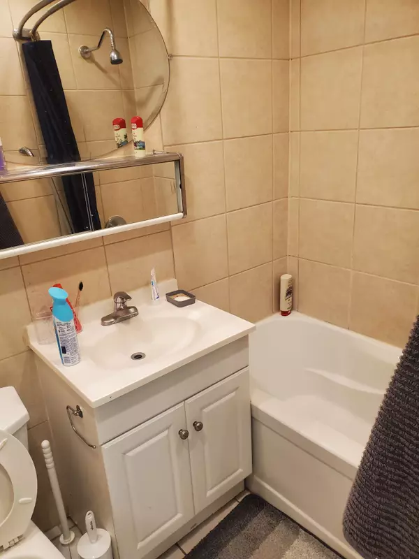 Toronto C06, ON M3H 5K2,234 Wilmington AVE ##1