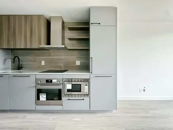 1050 Eastern AVE #335, Toronto E02, ON M4L 0B7