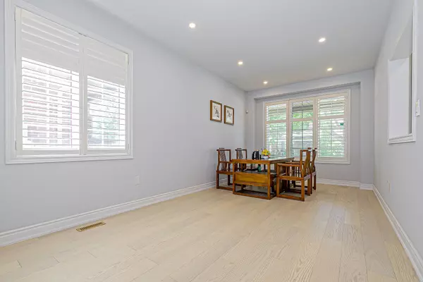 Richmond Hill, ON L4E 4B1,9 Longwood AVE