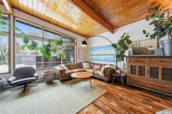 Saskatoon, SK S7H 3P7,14 Yale CRESCENT