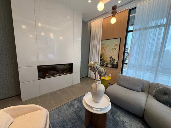 Milton, ON L9E 2B5,720 Whitlock AVE #407