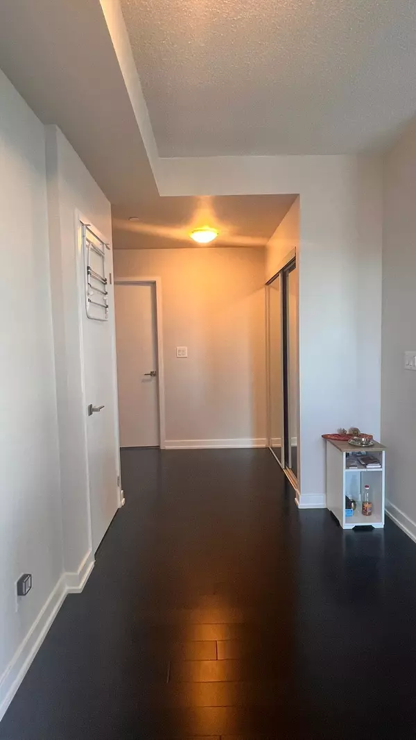 Mississauga, ON L5B 0G3,4011 Brickstone Mews #2910