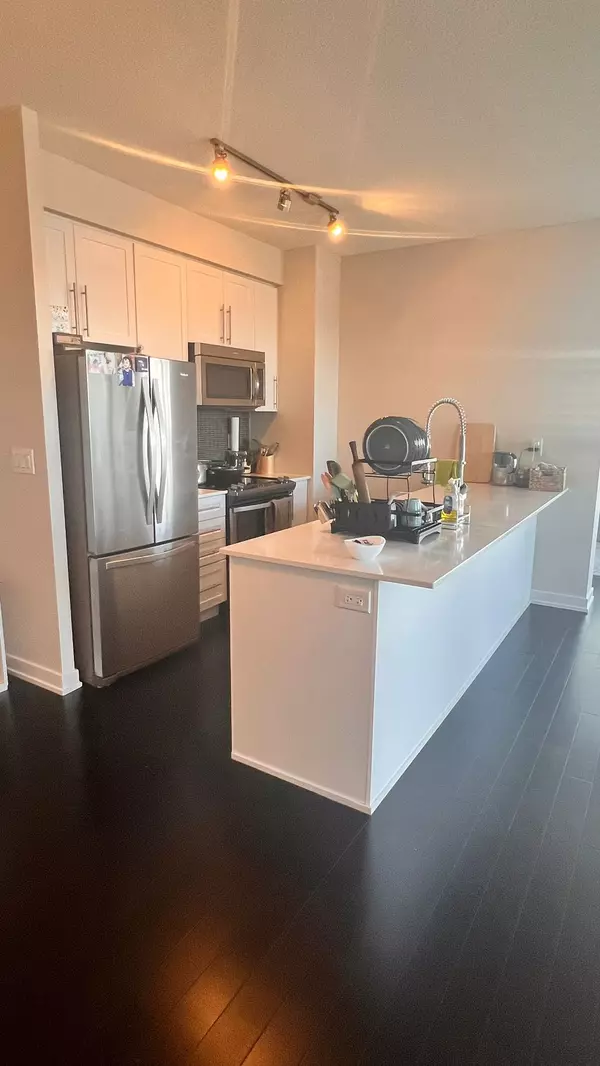 Mississauga, ON L5B 0G3,4011 Brickstone Mews #2910