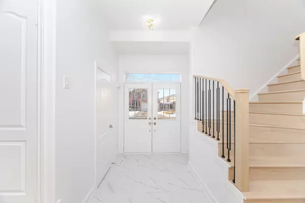 Mississauga, ON L5N 6B4,5843 Prairie CIR