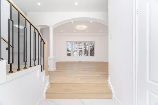 Mississauga, ON L5N 6B4,5843 Prairie CIR