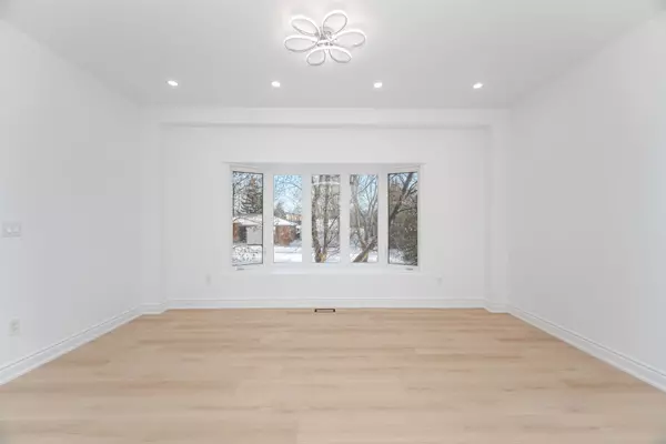 Mississauga, ON L5N 6B4,5843 Prairie CIR