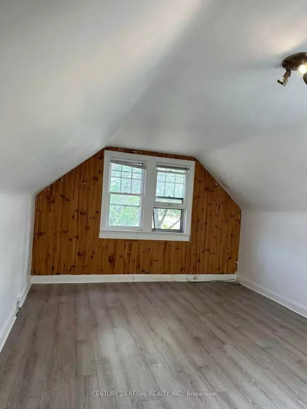 Hamilton, ON L8S 1Y8,34 Dalewood AVE