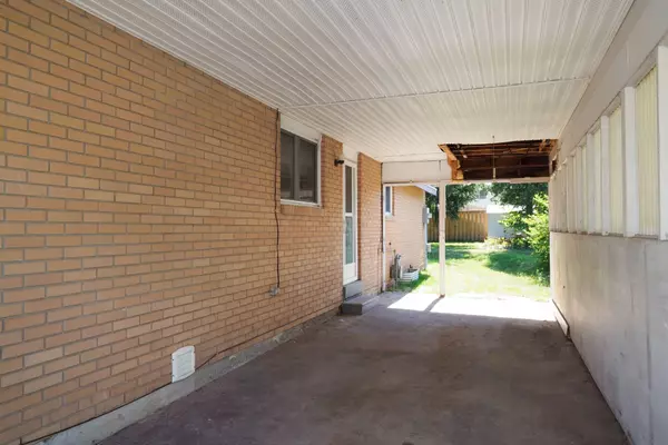 Kitchener, ON N2M 2E6,129 Hazelglen DR