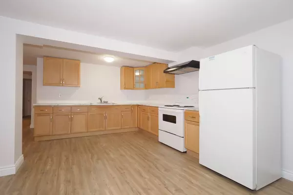 Kitchener, ON N2M 2E6,129 Hazelglen DR