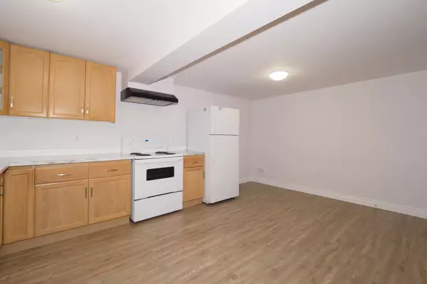 Kitchener, ON N2M 2E6,129 Hazelglen DR