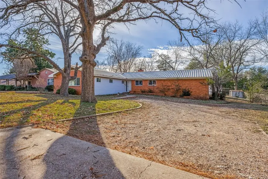 1520 W Monterey Street, Denison, TX 75020