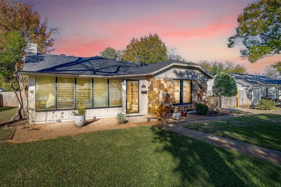 3532 W Biddison Street, Fort Worth, TX 76109