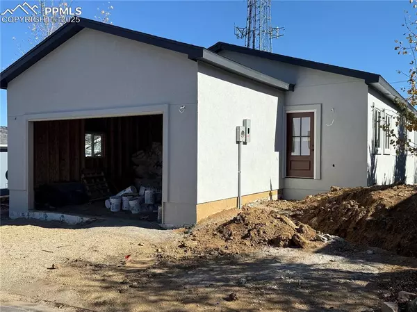 20 Pendelton CIR, Colorado Springs, CO 80904