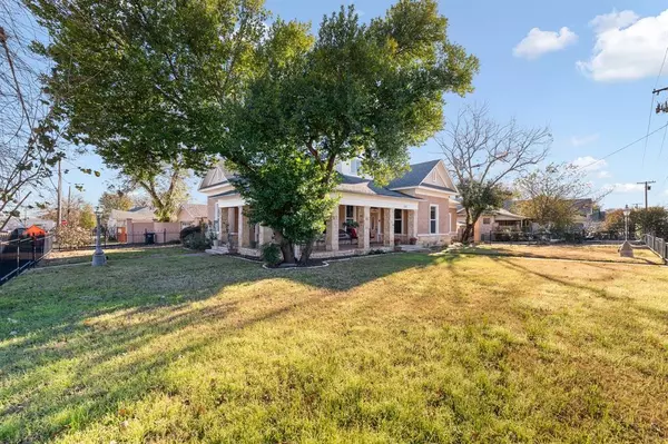 Cleburne, TX 76033,511 W Wilson Street