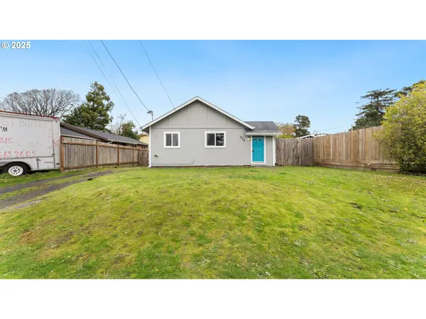 925 CROCKER ST, Coos Bay, OR 97420