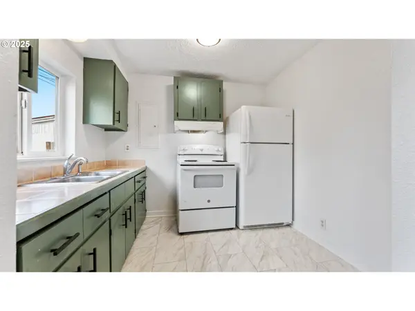 Coos Bay, OR 97420,925 CROCKER ST