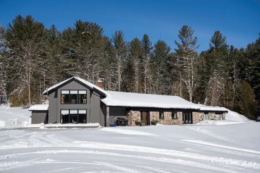 829 Peace RD, Kawartha Lakes, ON K0L 2W0