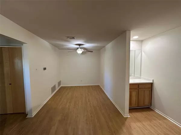 Grapevine, TX 76051,724 Cory Street