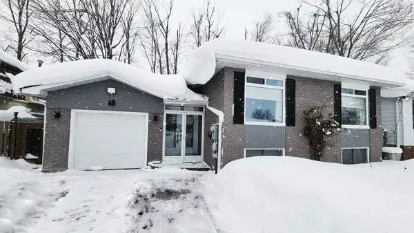 Barrie, ON L4M 4X2,48 Maplehurst CRES