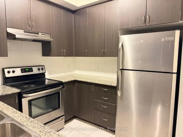 Brampton, ON L6Y 6B8,50 Sky Harbour DR #309