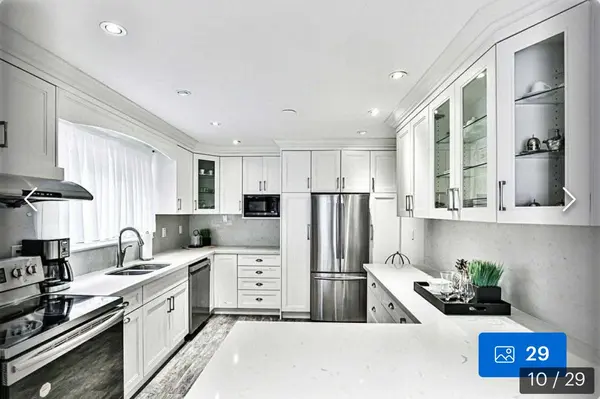 Toronto C07, ON M2M 1N9,14 Fontainbleau DR