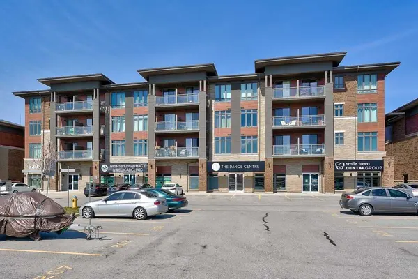 520 North Service RD #211, Grimsby, ON L3M 0C9