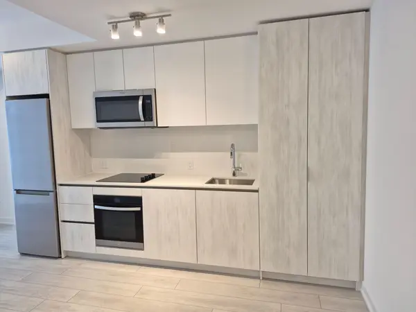 Toronto C07, ON M2M 0C6,5858 Yonge ST #716