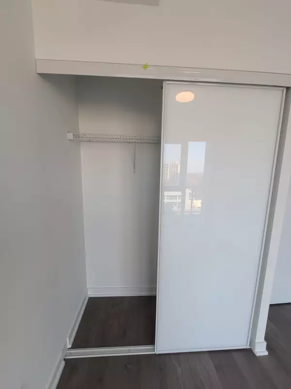 Toronto C08, ON M5A 0W7,5 Defries ST #825