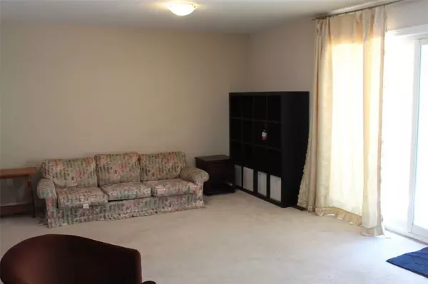 Toronto E05, ON M1W 2M1,270 Timberbank BLVD #77