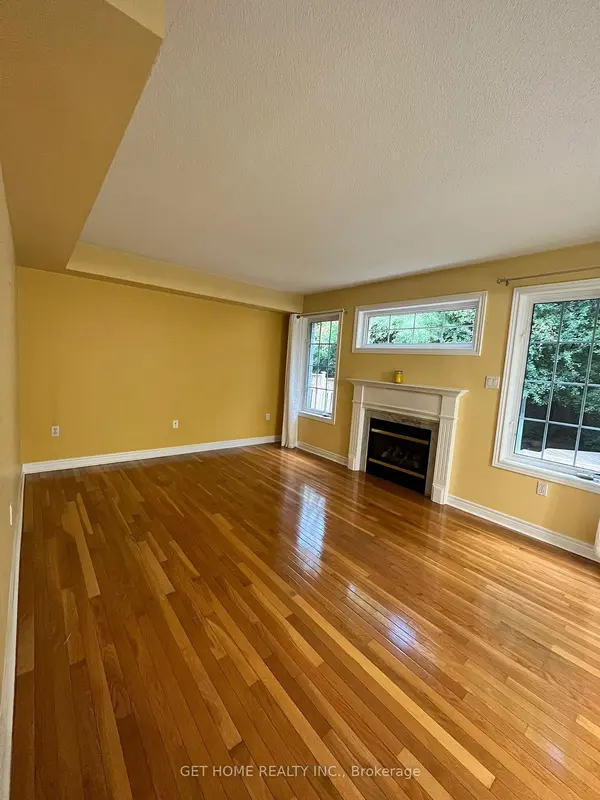 Whitby, ON L1R 2Z5,18 Solmar AVE