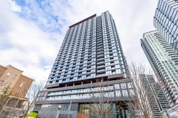 19 Western Battery RD #1918, Toronto C01, ON M6K 3S4