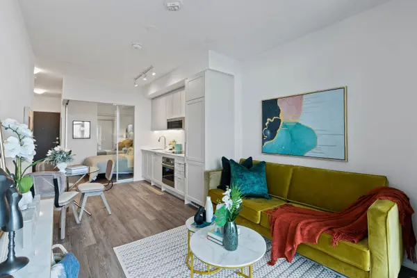 Toronto C04, ON M5M 1B2,250 Lawrence AVE W #721