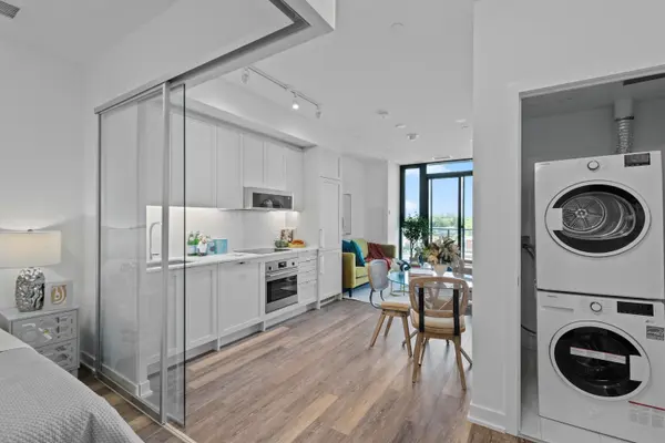 Toronto C04, ON M5M 1B2,250 Lawrence AVE W #721